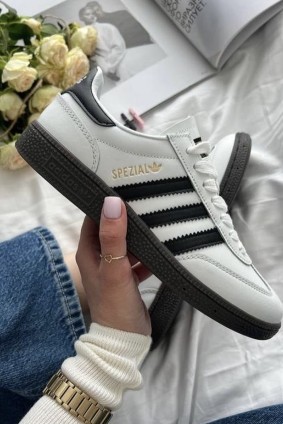 Adidas Spezial Beyaz siyah